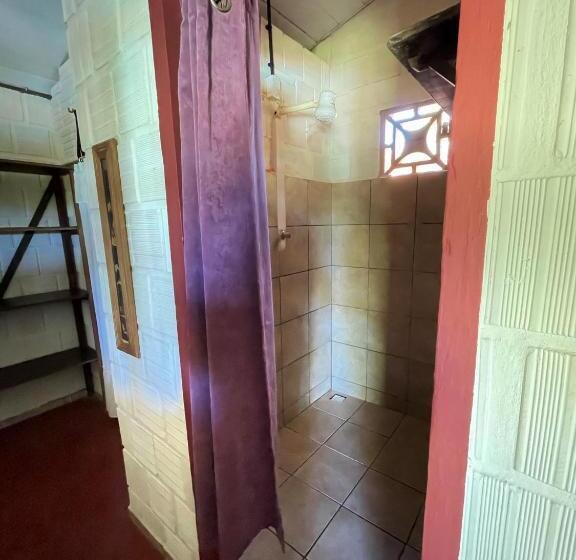 اتاق استاندارد چهار تخته, Hostel Do Ceu