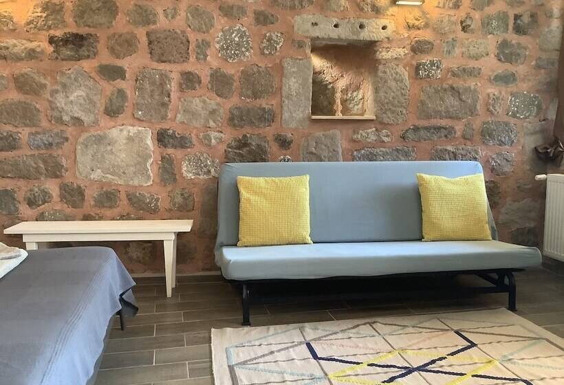 디럭스 룸, Attalos Suites