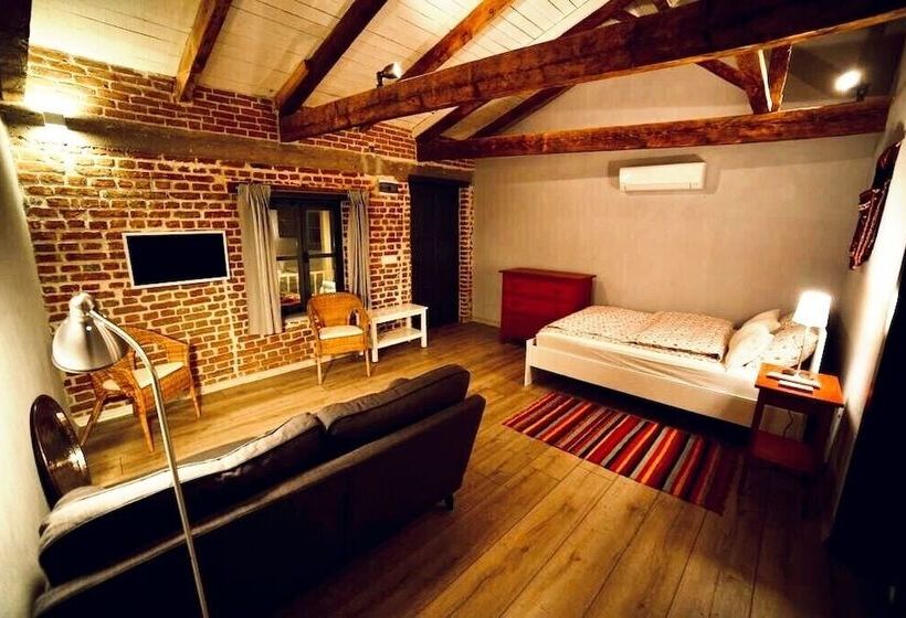 디럭스 스위트, Attalos Suites