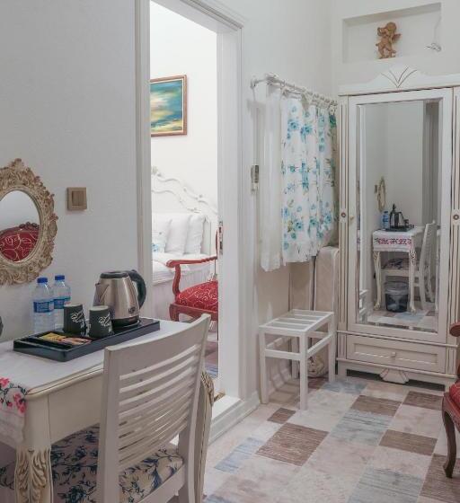 اتاق سوپریور با تخت بزرگ, Dantela Butik