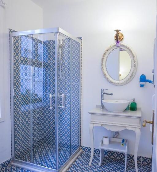 اتاق سوپریور با تخت بزرگ, Dantela Butik