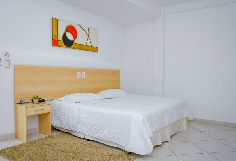 Номер Deluxe, Pioneiro