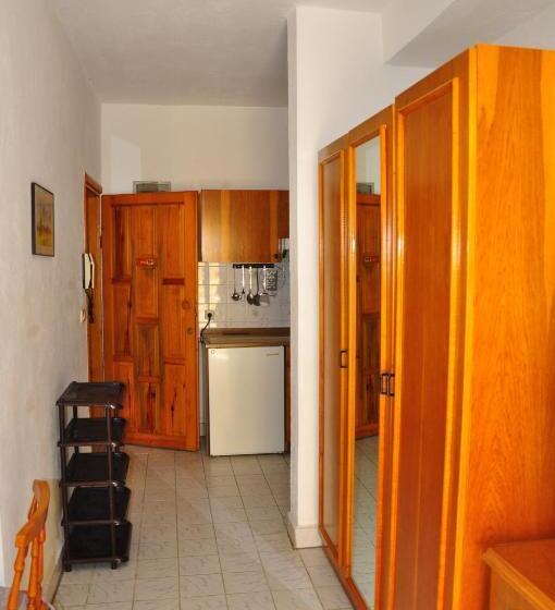 آپارتمان 1 خوابه, Delphin Apart