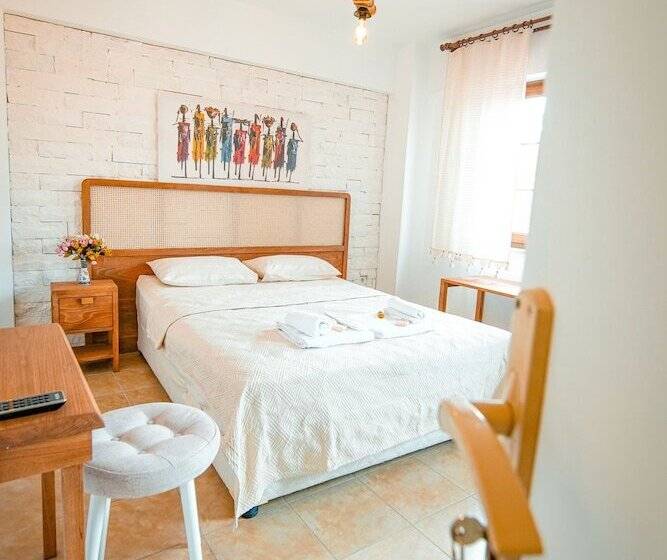 Habitación Triple Estándar, Eftelya Bozcaada