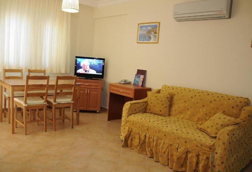 Апартаменты Deluxe 2 Спальни, Sea Breeze Hotel And Apartments