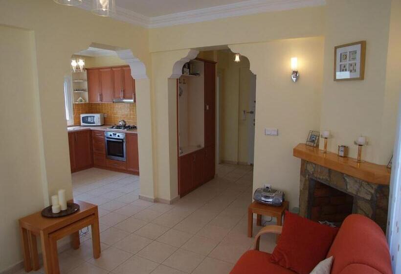Вилла 3 Спальни, Sea Breeze Hotel And Apartments
