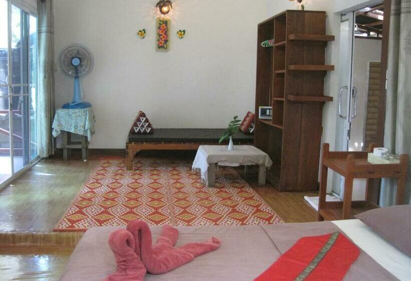 بانگلوی استاندارد, Jj Beach Resort & Jj Seafood