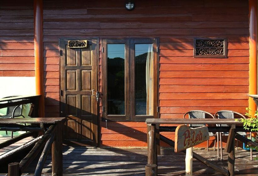 Номер Superior, Pp Red Tuna Hut