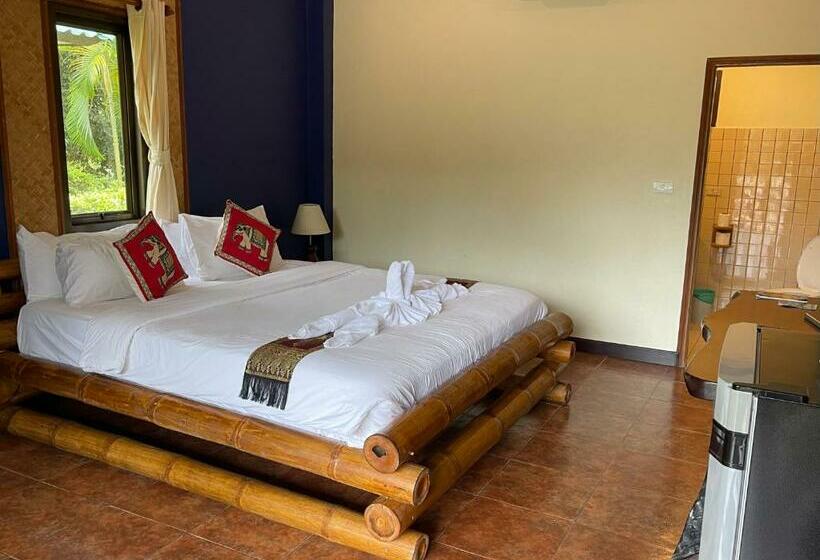 غرفة قياسية مطلّة علي حمام السباحة, Garden Resort