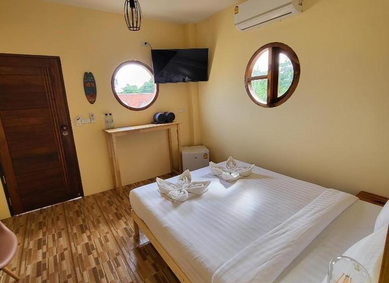 اتاق استاندارد با چشم‌انداز استخر, Namphung Phuket Boutique Resort