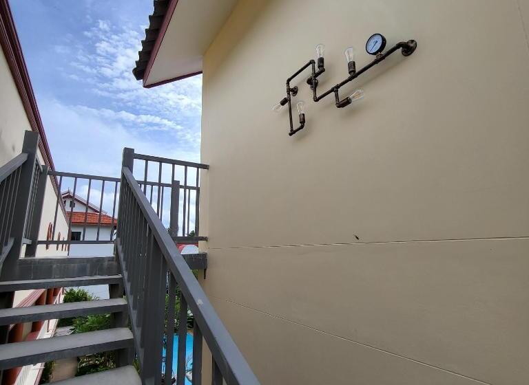 اتاق استاندارد با چشم‌انداز استخر, Namphung Phuket Boutique Resort