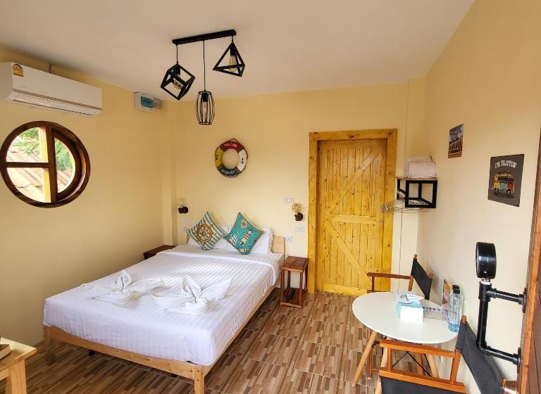 اتاق استاندارد با چشم‌انداز استخر, Namphung Phuket Boutique Resort
