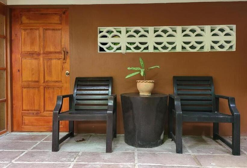 اتاق اکونومی, Namphung Phuket Boutique Resort