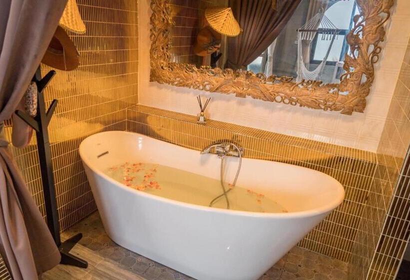 اتاق لوکس, Namphung Phuket Boutique Resort