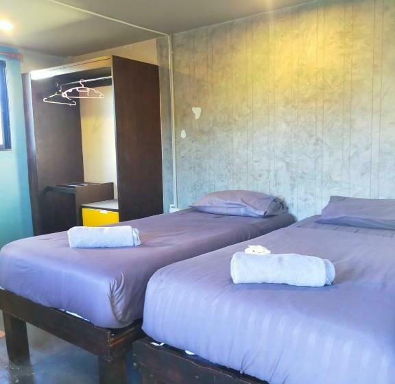 חדר סטנדרט, 9 Hostel