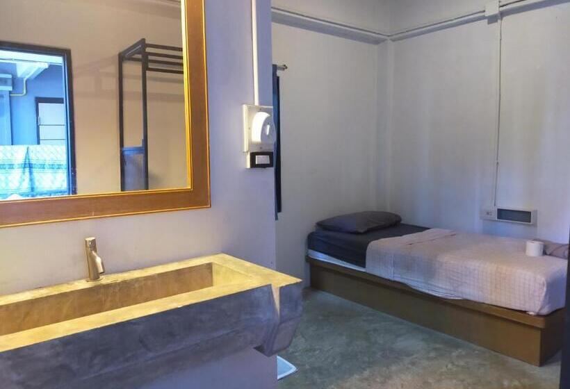 חדר סטנדרט יחיד, 9 Hostel