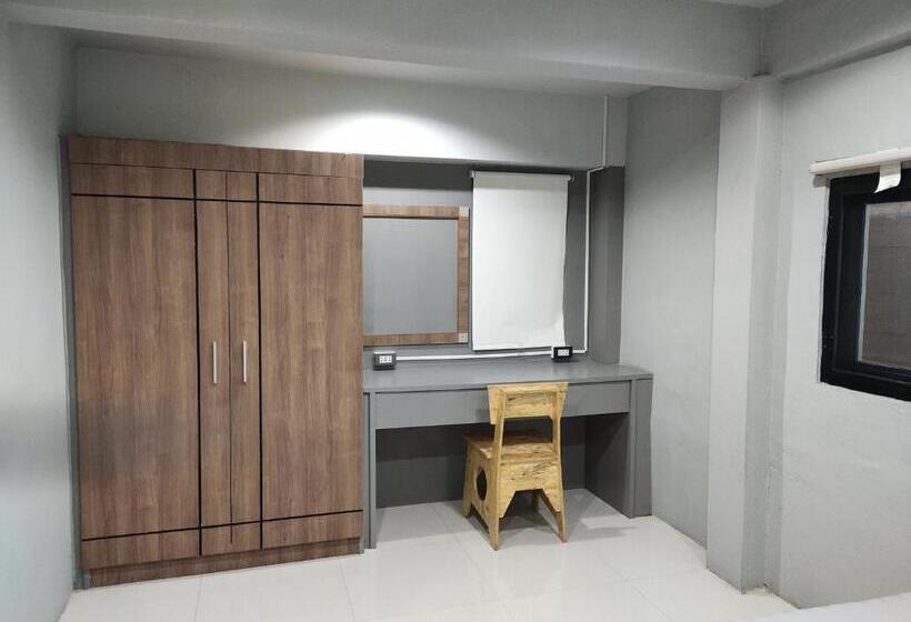 חדר דלוקס עם מיטת קינג, 9 Hostel