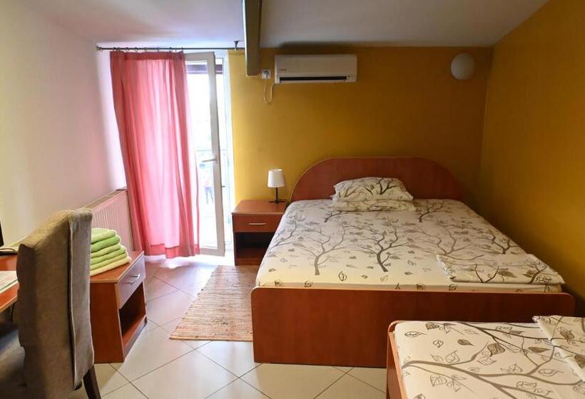 اتاق استاندارد سه نفره, Apartments Imper   Imd