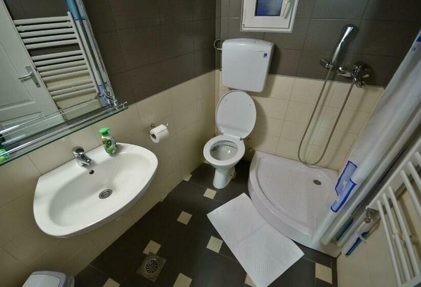 اتاق استاندارد سه نفره, Apartments Imper   Imd