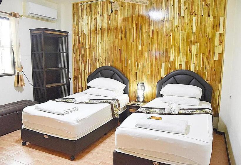 Standard room with outdoor bath, Homestay Chiang Rai