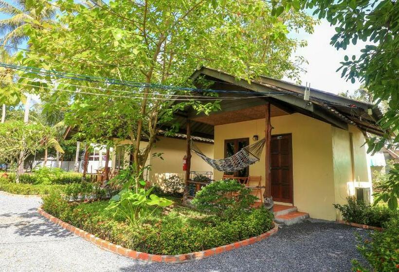Бунгало Deluxe, Isara Lanta Beach Resort