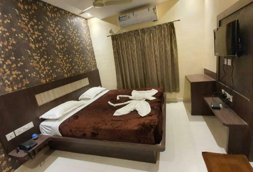 Номер Deluxe Кровать Кинг, Mor Hotel Home Town  Lift  Wifi With Restaurant Facilities  Near Temple & Golden Beach Best Selling