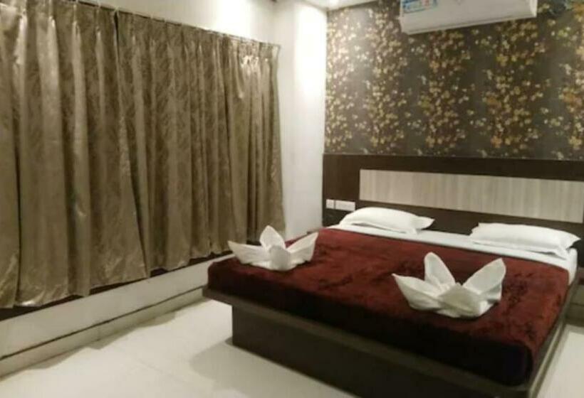 Номер Deluxe Кровать Кинг, Mor Hotel Home Town  Lift  Wifi With Restaurant Facilities  Near Temple & Golden Beach Best Selling