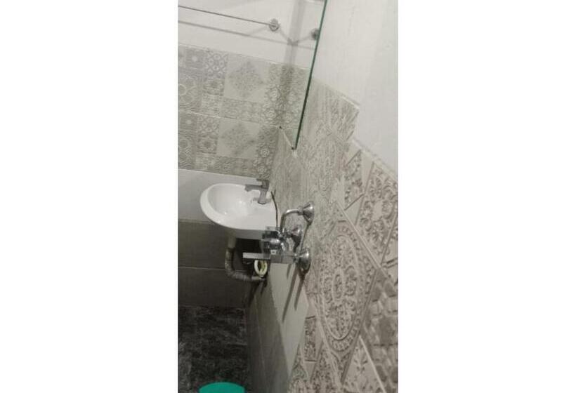 Номер Deluxe Кровать Кинг, Mor Hotel Home Town  Lift  Wifi With Restaurant Facilities  Near Temple & Golden Beach Best Selling