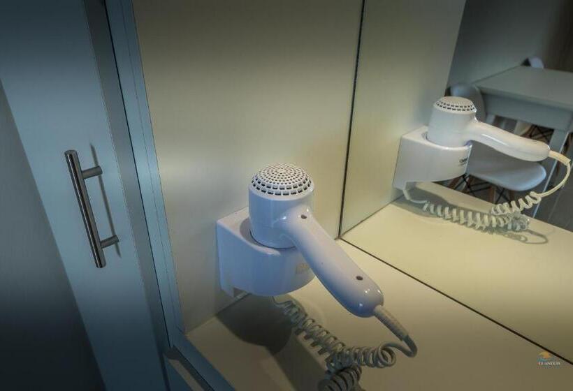 컴포트 트리플 룸, Chandris Apartments