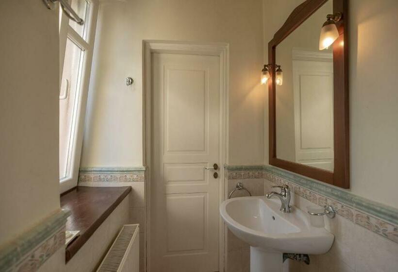 Family Suite, Archontiko Parnassus Dadi