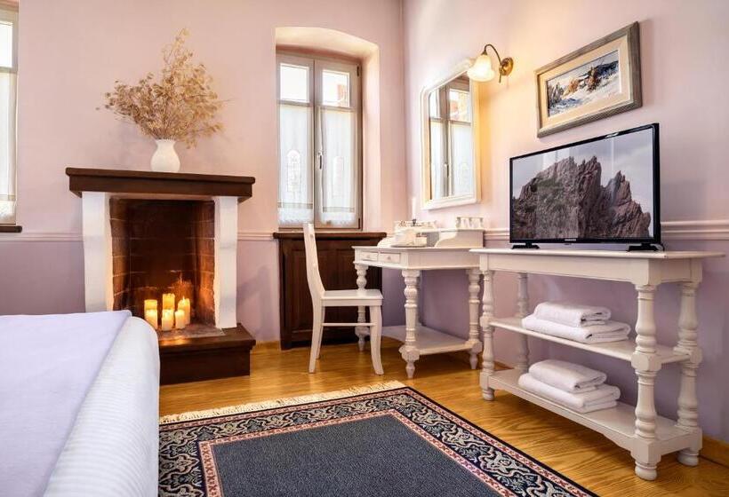 Family Suite, Archontiko Parnassus Dadi