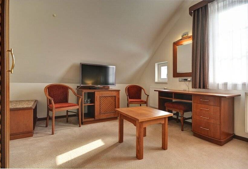 سوییت خانوادگی, Pension Villa Miluška