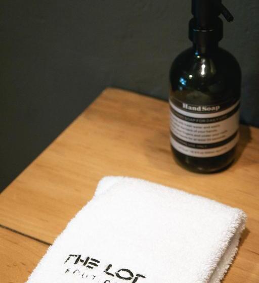 스탠다드 룸, The Lot Boutique
