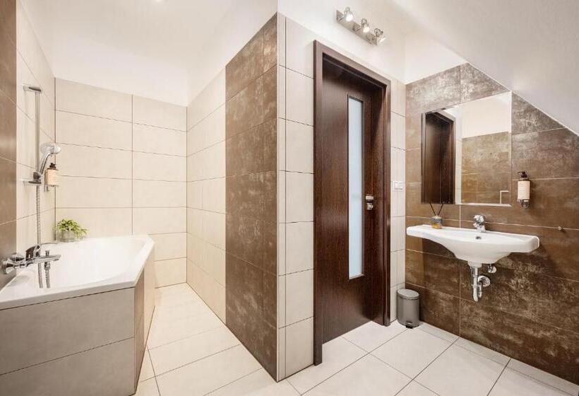 Номер Стандарт, Wine & Wellness Hotel Besední Dům