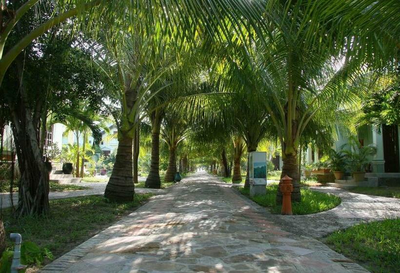اتاق سوپریور با چشم‌انداز باغ, Gold Rooster Resort