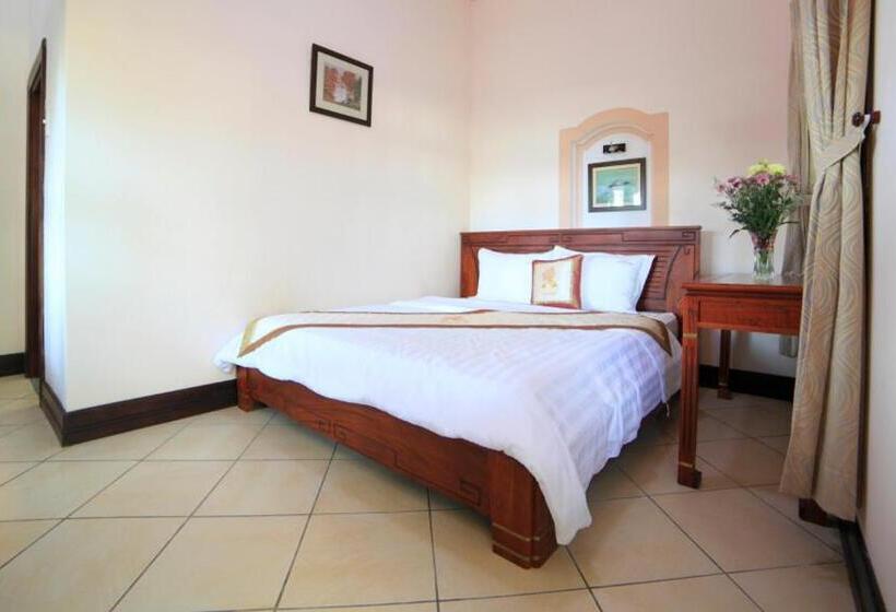سوئیت جونیور با چشم‌انداز باغ, Gold Rooster Resort