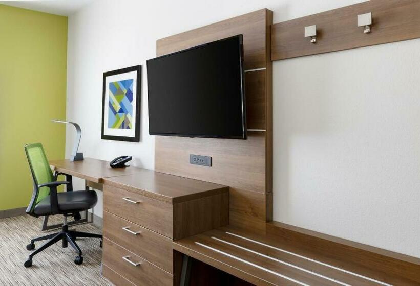 带大床的豪华间, Holiday Inn Express & Suites Oakhurst Yosemite Park Area, An Ihg