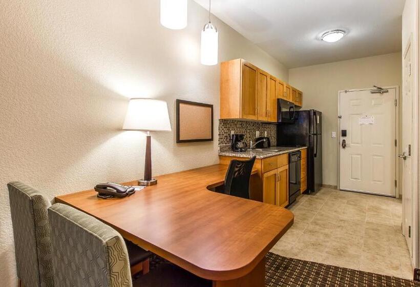 스위트 킹사이즈 침대, Mainstay Suites Stanley