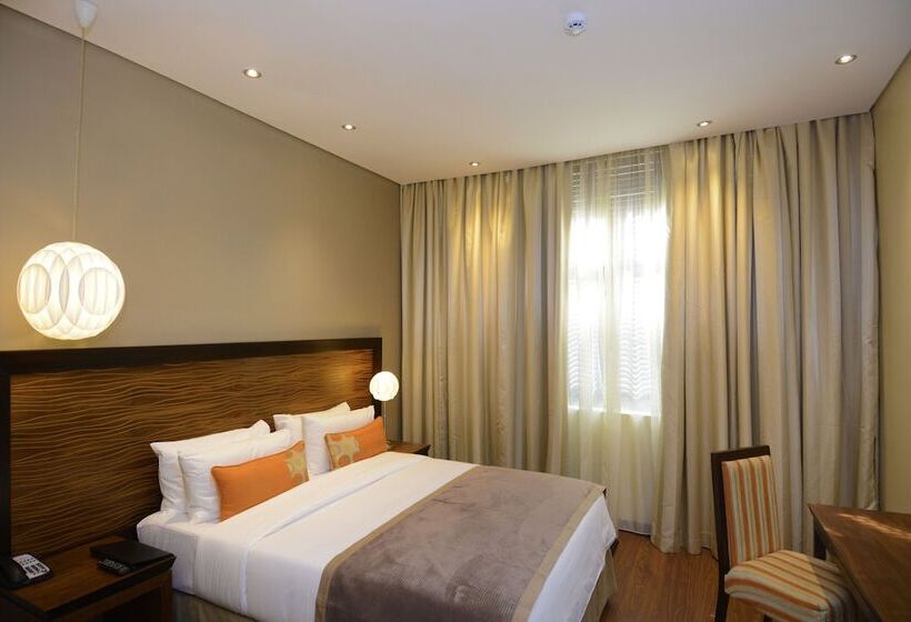 Полулюкс, Protea Hotel By Marriott Ikeja Select
