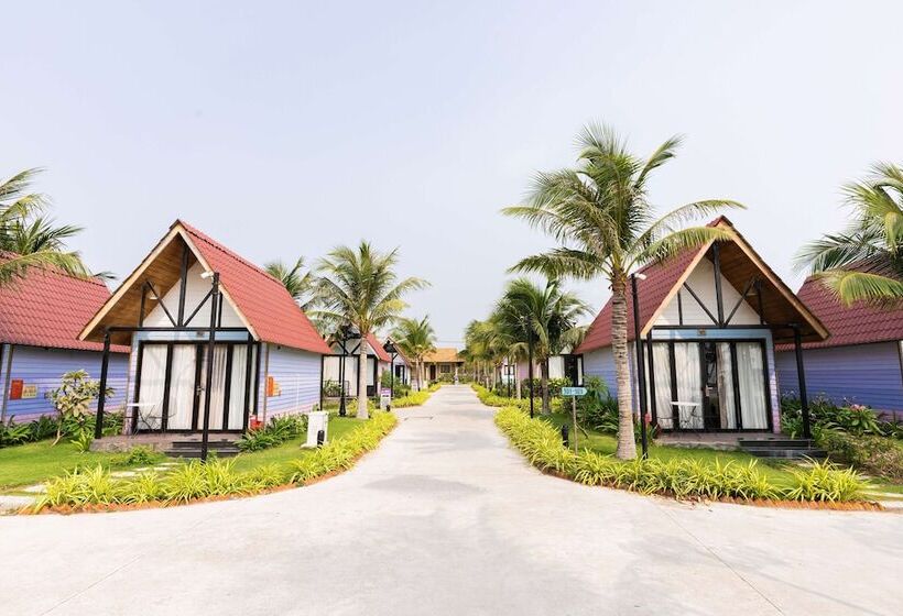 خانه یا کلبه ی ییلاقی با نمای استخر, Ttc Resort Ninh Thuan  Unlimited Access To Water Park