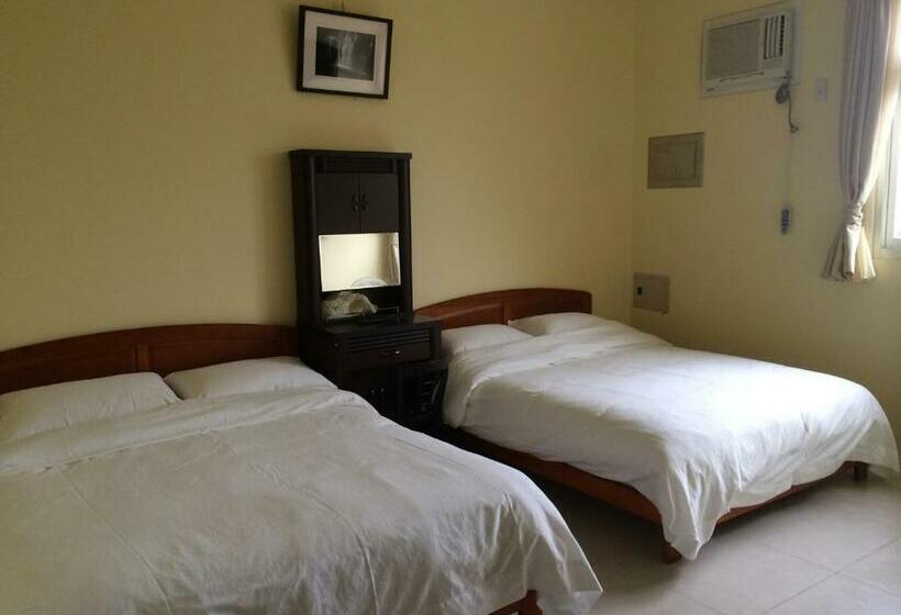 اتاق استاندارد چهار تخته, Dragon House B&b