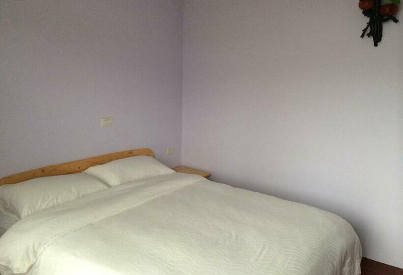 اتاق استاندارد, Dragon House B&b