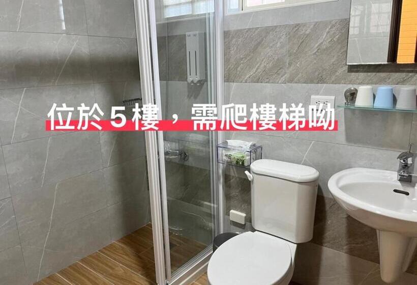 اتاق استاندارد چهار تخته, Happy Life B&b