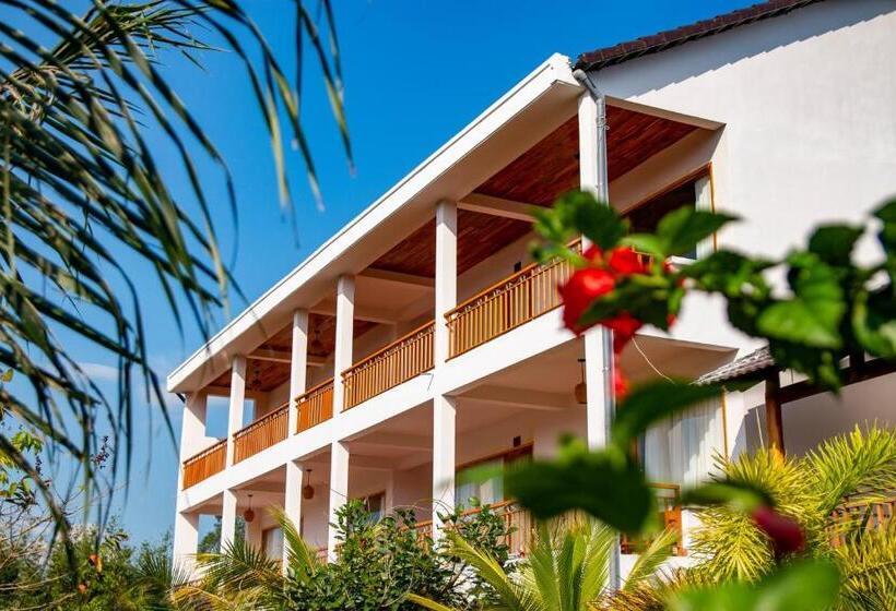 اتاق سوپریور با چشم‌انداز باغ, La Casa Resort