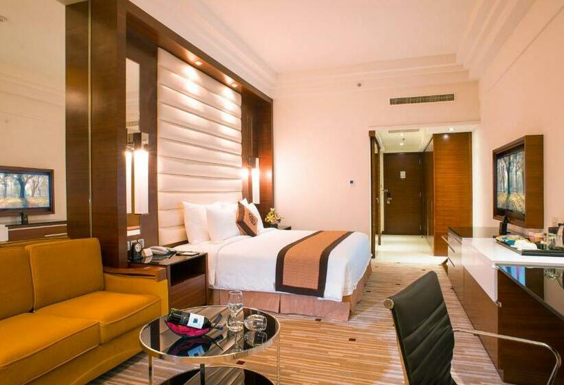 اتاق لوکس با چشم‌انداز دریا, Royal Halong