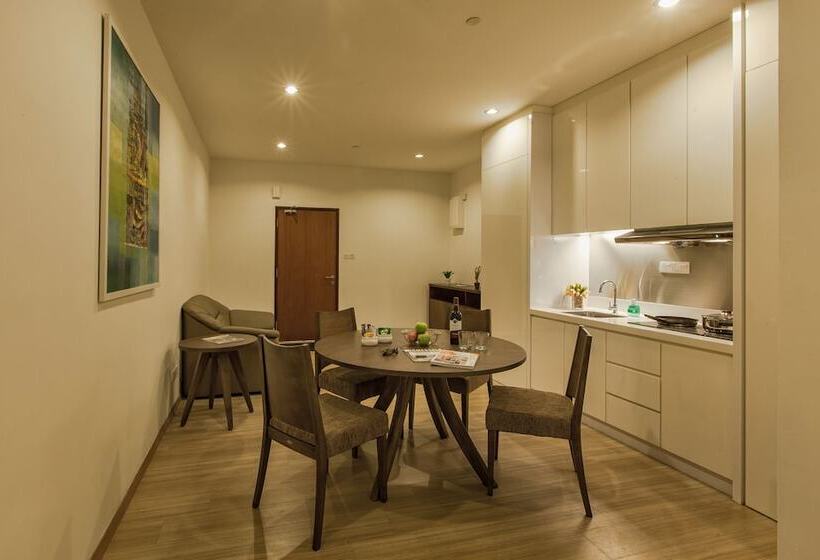 Люкс Кровать Кинг, Luxfort 118 Service Suites