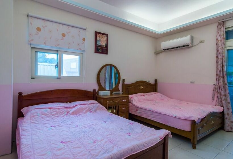 اتاق استاندارد چهار تخته, Xinchuan B&b