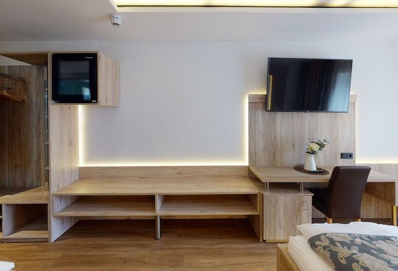 Трехместный Номер Комфорт, Adler
