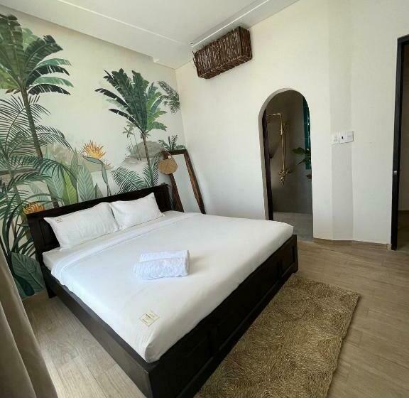 اتاق لوکس با بالکن و چشم‌انداز دریا, La Mer Villa  Homestay & Spa