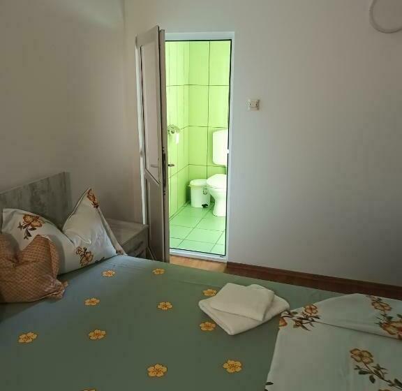 اتاق استاندارد, La Prietenicu